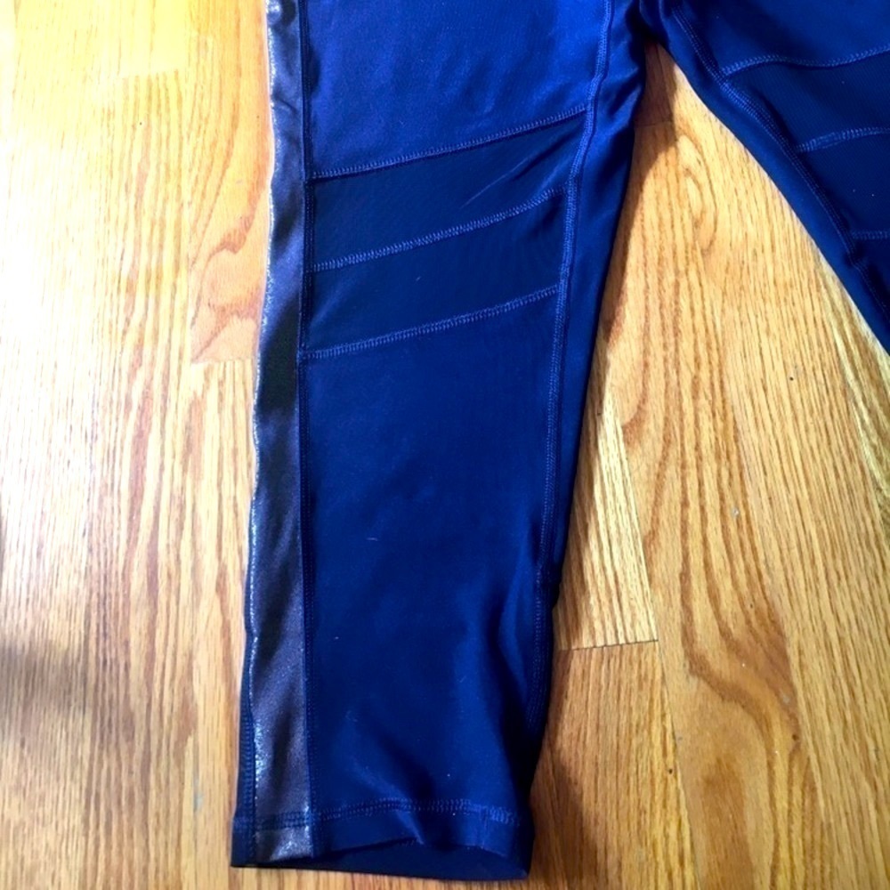 Reebok NEW Capri Length Athletic Pants​ - Picture 4 of 8